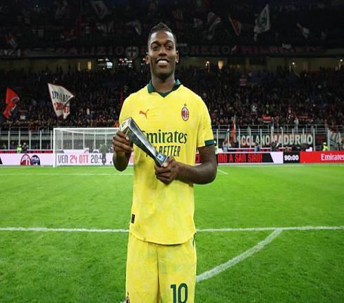 莱奥战佛罗伦萨全场数据：2脚射门打进2球助米兰逆转并登顶